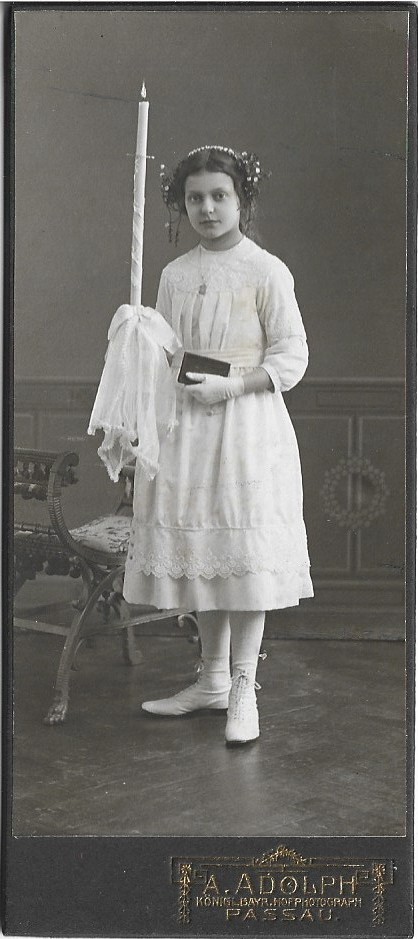 Tânără, studio Adolph, Passau - Historiarum