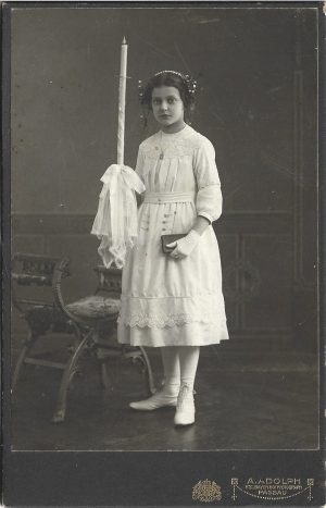 Tânără, studio Adolph, Passau