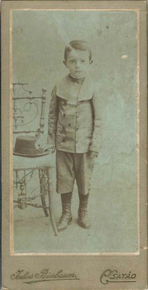 Fotografie de epocă, studioul farmacistului Julius Bierbaum, Csatád, azi Lenauheim, județul Timiș