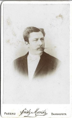 Portret de bărbat, studio Fritz Moritz, Passau