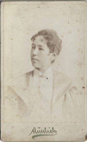 Femeie, studio Auerlich, Sibiu