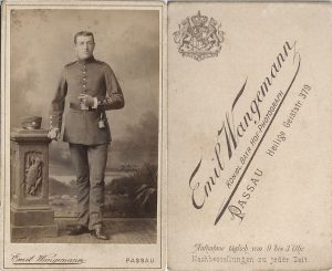 Militar german cu baionetă cu dragon și țigară de foi, studio Emil Wangemann, Passau