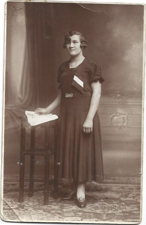 Femeie, studio E Popp, Ploești