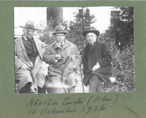 Mihail Sadoveanu și Octavian Goga la Mănăstirea Curchi, Orhei, Basarabia, 1926