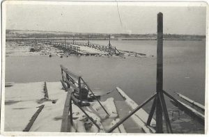 Podul peste Bug la Nikolaev, fotografie realizată pe Frontul de Est de militar român, Al Doilea Război Mondial