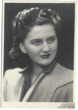 Portret de tânără, 1945, București
