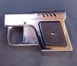 Brichetă românească "Pistolet" fabricată la ECON Făgăraș, perioada comunistă