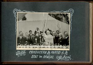 Manea Mănescu, vizite de partid și de stat la Târgoviște, Găești - include o poză cu Nicolae Ceaușescu la Moreni, album de protocol cu 21 fotografii