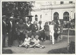 Turiști la Vatra Dornei, 1932