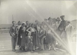 Turiști la Coșna, 1932