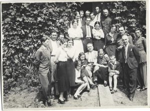 Turiști la Coșna, 1932