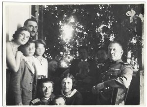 Turiști la Coșna, 1932