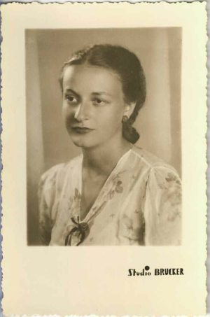 Portret de femeie, studio Brucker, 1939