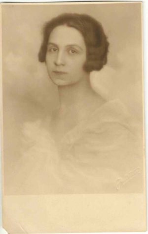 Portret de femeie, studio Julietta, București