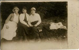 Tinere, 1916