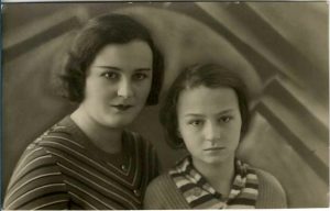 Femeie și fetiță, 1932, România