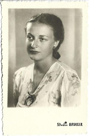 Portret de femeie, studio Brucker, 1939