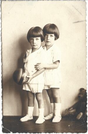 Copii cu jucării, studio Milan Savić, Beograd/Belgrad, 1931
