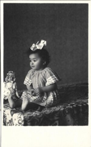 Fetiță cu păpușă, 1938, Cernăuți