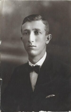 Portret de bărbat, studio Fotoglob, Brăila, 1921