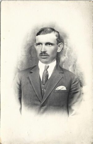 Portret de bărbat, 1926, România