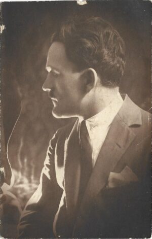 Portret de bărbat, studio Foto Glob, Turnu Severin, perioada interbelică
