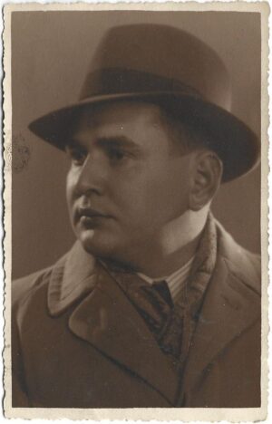 Portret de bărbat, studio R F Grigorescu, Călărași, 1940