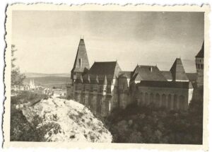 Castelul Hunedoara anii 1930, Anticariat Historiarum