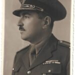 poza militara veche Maior român cu barete de decorații perioada regalității, Anticariat Historiarum
