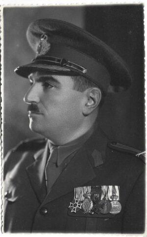 poza militara veche Ofițer român cu 5 decorații Dorohoi perioada regalității, Anticariat Historiarum