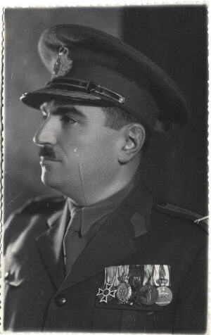 poza militara veche Ofițer român cu 5 decorații Dorohoi perioada regalității, Anticariat Historiarum