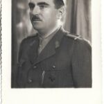 poza militara veche Ofițer român cu Crucea Roșie Regina Elena perioada regalității, Anticariat Historiarum