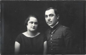 poza veche Ofițer român și doamnă perioada interbelică, Anticariat Historiarum