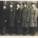 poza veche Ofițer român și civili studio Buzdugan perioada regalității, Anticariat Historiarum